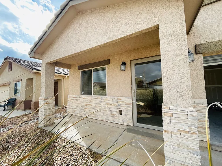 911 Desert Senna Ave SW — Photo 2