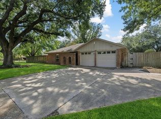 3930 Tumbleweed Ln, Baytown, TX 77521