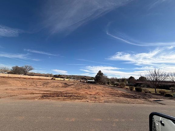 3rd image of 417 W Sugar Leo Rd
