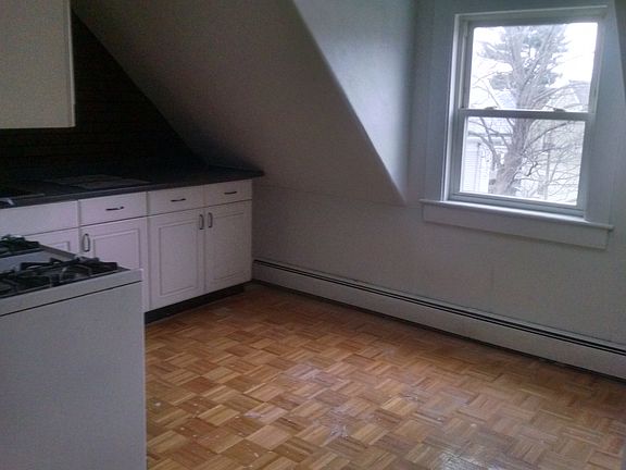 3rd image of 11 Liberty Hill Ave