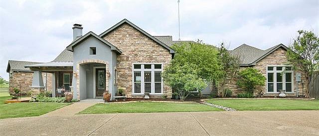 1st image of 100 Queens Meadow Ln