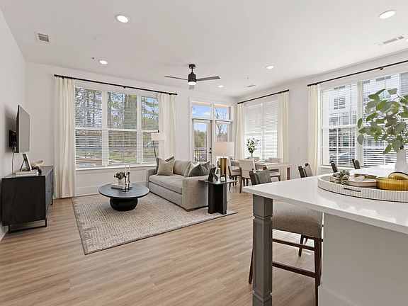 LANA at Lake Norman apartments community photo