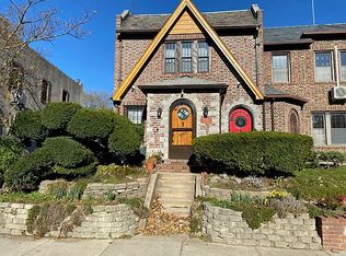 8563 67th Rd, Rego Park, NY 11374