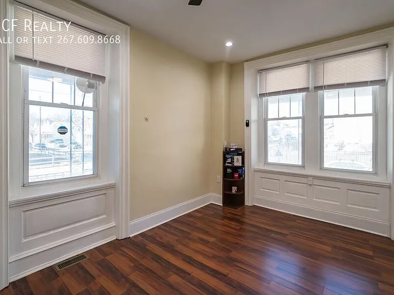 5426 W Jefferson St — Photo 3