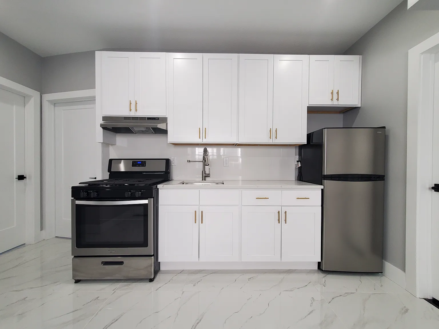 2 bed, 1000 sqft, $2,050 — Photo 1
