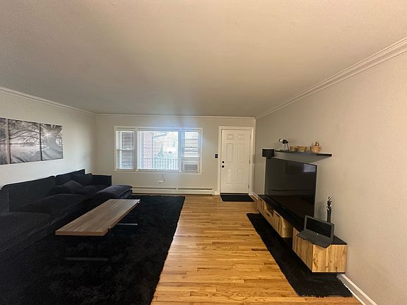 5th image of 1115 Holiday Ln APT 19