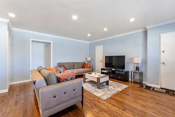 Sold by East Coast New York Inc | media 3