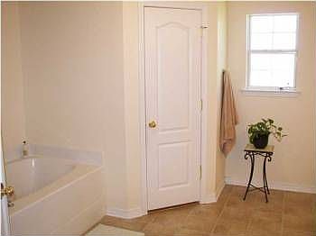 5th image of 1866 Bay Oaks Cir