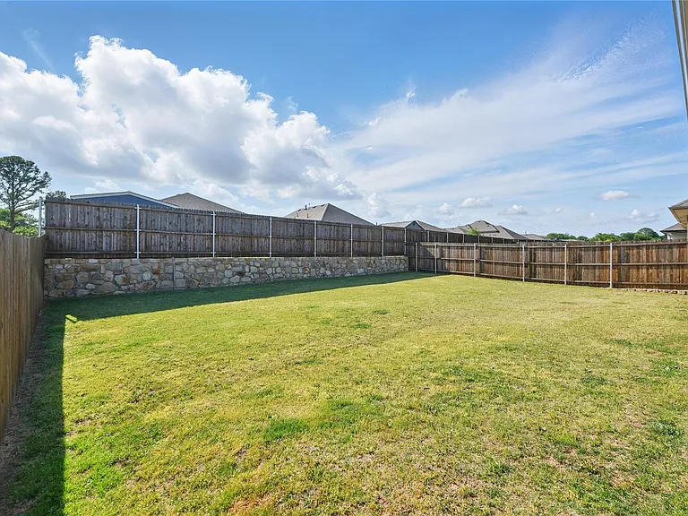 2304 Blackcap St — Photo 41