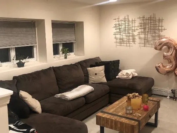 22 Slater Blvd, Staten Island, NY 10305