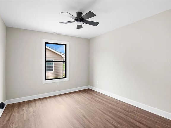 5th image of 107 Madeline Ct