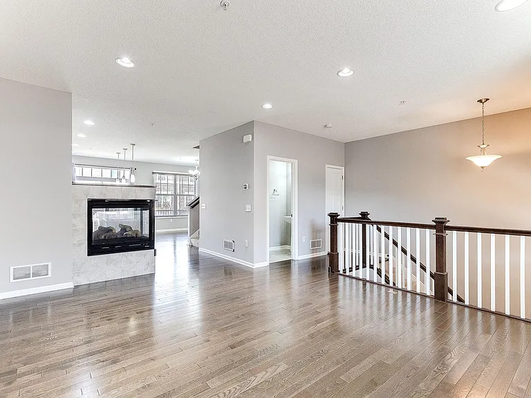 8974 SW Village Loop — Photo 6