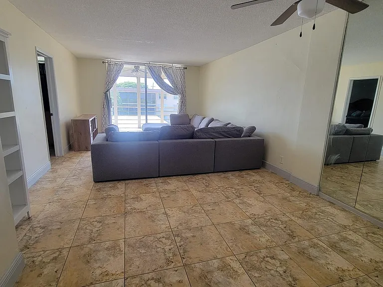 4500 N Federal Hwy #358G — Photo 2