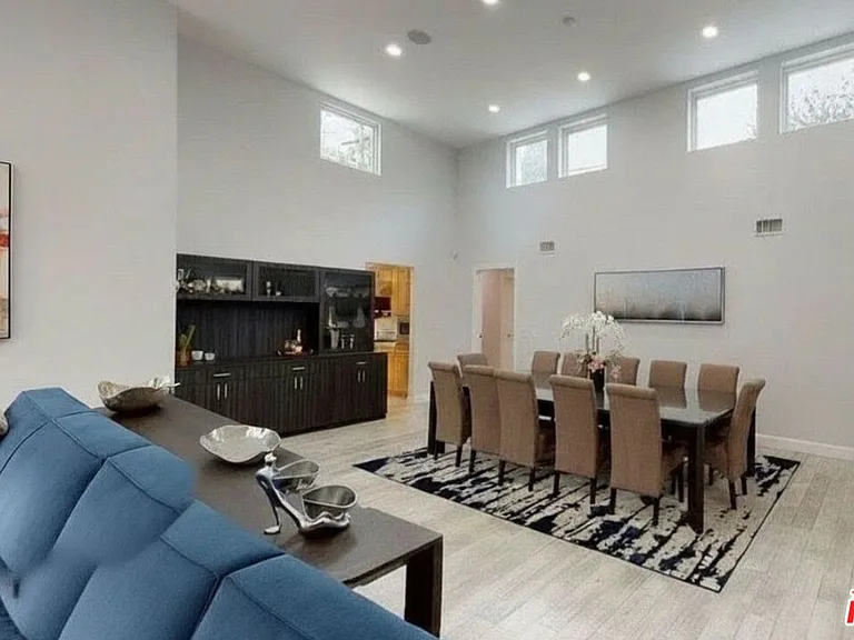 10331 La Grange Ave — Photo 4