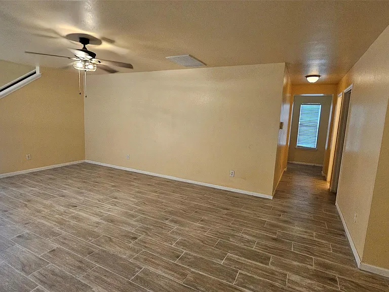 22135 Greengate Dr — Photo 18
