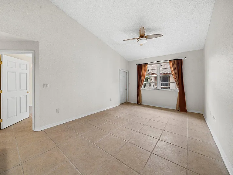 1803 N Flagler Dr #303 — Photo 9