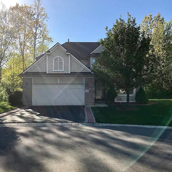 1st image of 3400 Heron Pointe Ct #1
