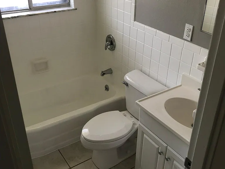 1006 Chargene St — Photo 4
