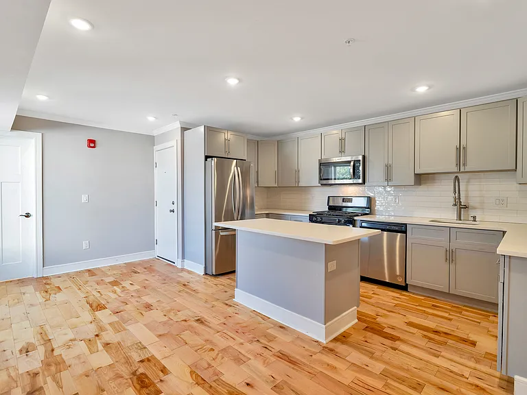 5128 Spruce St #2 — Photo 9