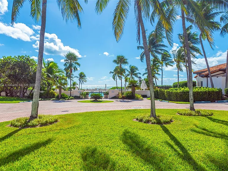 15713 Fisher Island Dr #15713 — Photo 43