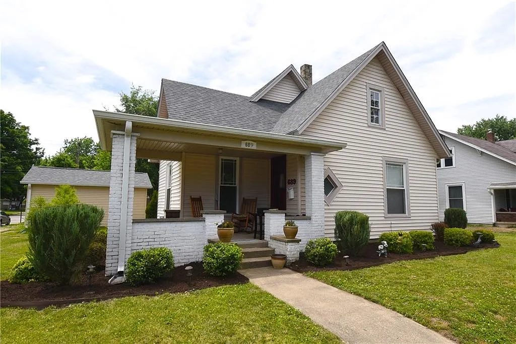 689 E Jackson St photo 1