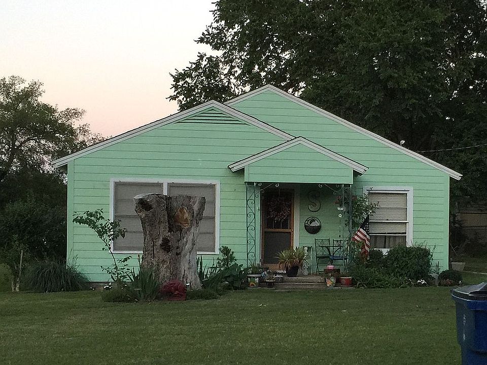 1st image of 212 Center St