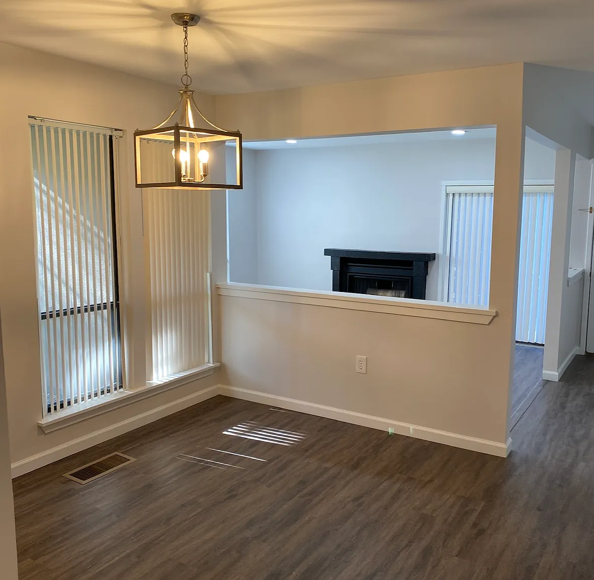 1 bed, 1061 sqft, $2,095 — Photo 4