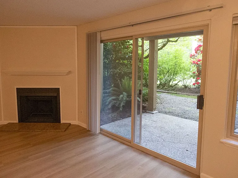 Willow Creek Apartments — Photo 7