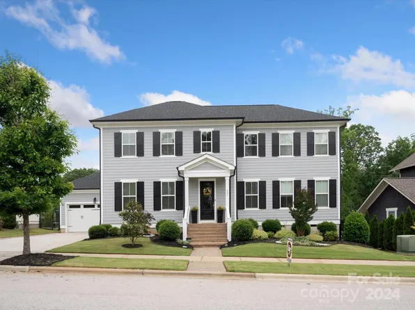 826 Camp Overlook Ct, Rock Hill, SC 29730