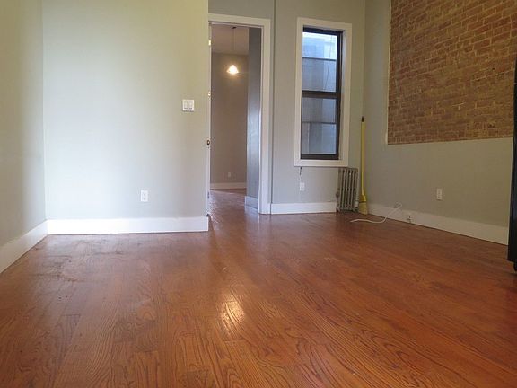 3rd image of 219 Manhattan Ave #4P