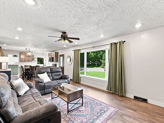 5th image of 1521 Gary Ave