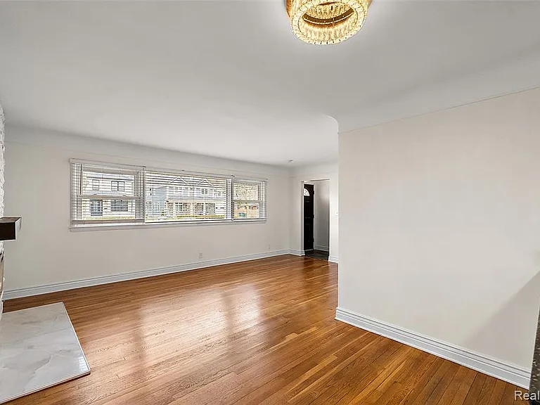2046 Yorkshire Rd — Photo 18