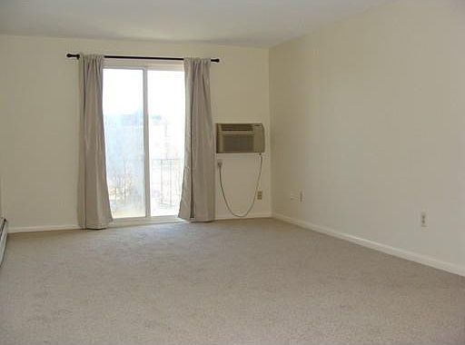 3rd image of 10 Woodman Way APT 24