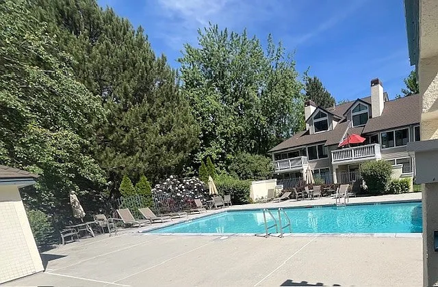962 E Riverpark Ln — Photo 34