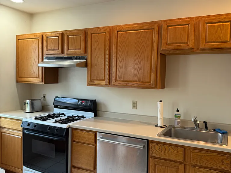 28 Milford St #3 — Photo 3