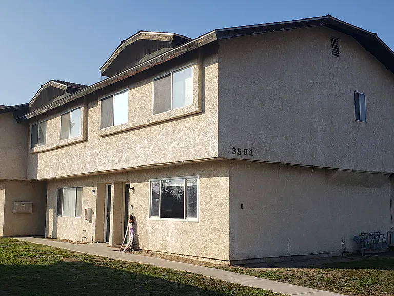 3501 Hughes Ln #B — Photo 1