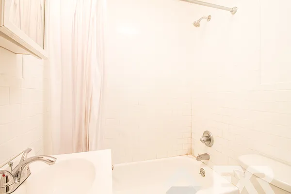 Rented by EXR | media 22