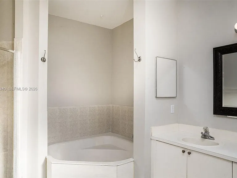 13233 SW 203rd St — Photo 13