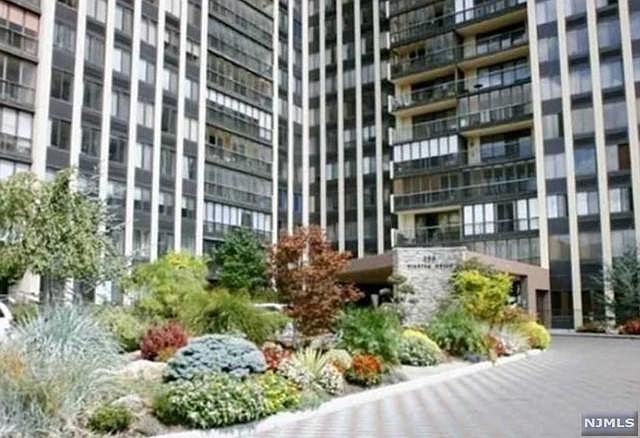 1st image of 300 Winston Dr APT 3004