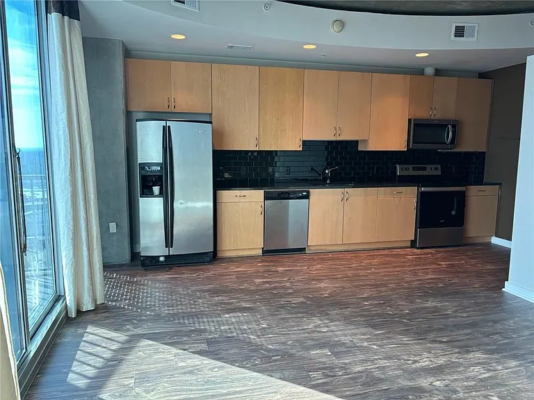 400 W Peachtree St NW #3707 — Photo 12