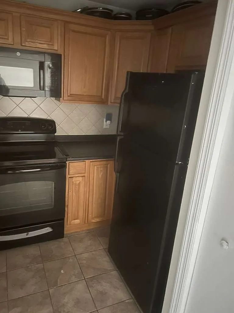 2 bed, 870 sqft, $2,000 — Photo 1