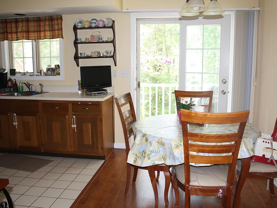 Dining Area / Kitchen