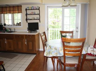 8 West Ct, Derby, CT 06418