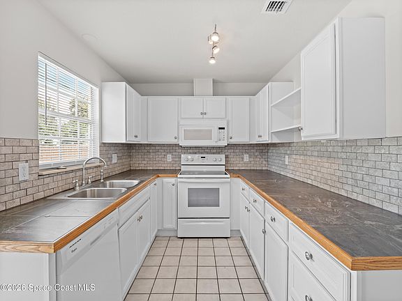 3rd image of 1263 37th Ave SW