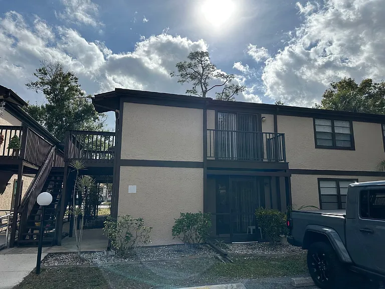 4022 Beaver Ln #1000H — Photo 2