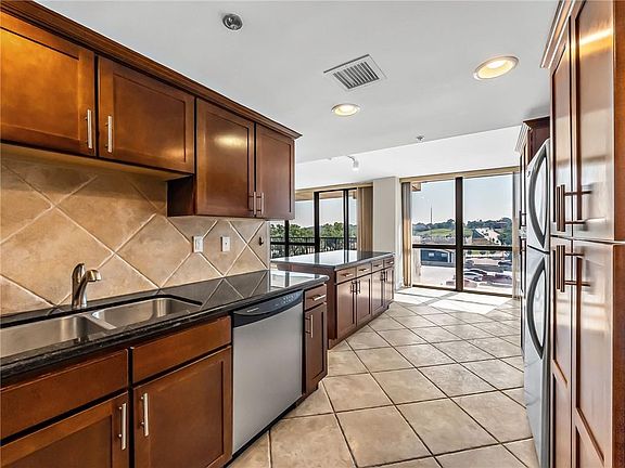 4th image of 600 Admiral # 602 Blvd
