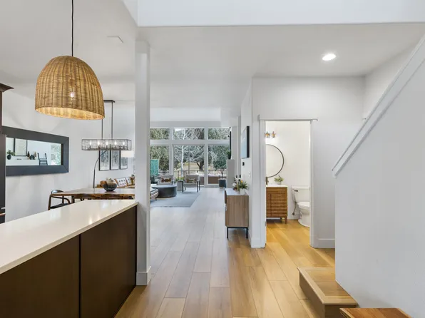 1281 Highland View Loop, Redmond, OR 97756