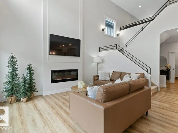 102 Edgefield Way, Saint Albert, AB T8N 7W9