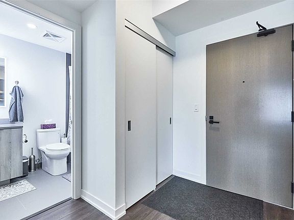5th image of 223 Saint Clair Ave W #707