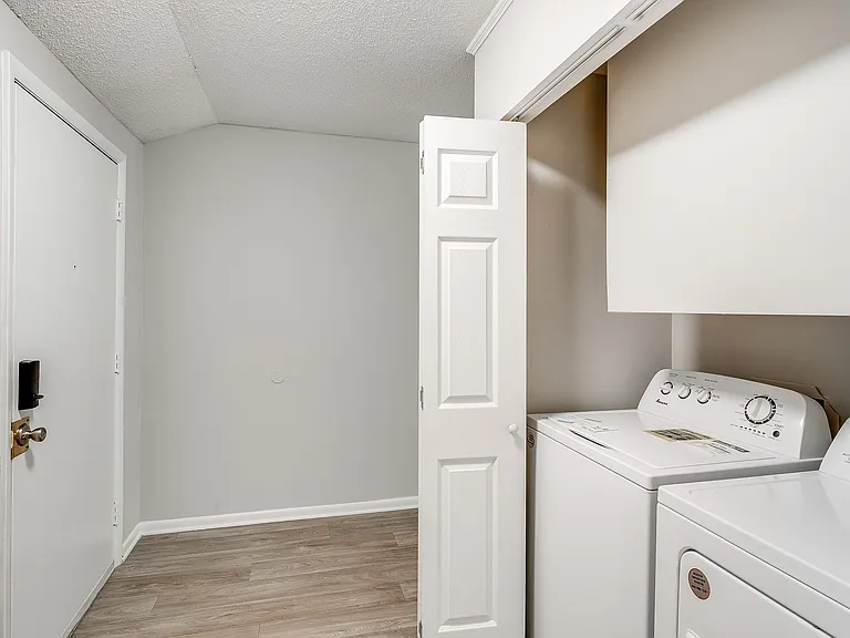 Pine Ridge Apartments — Photo 52